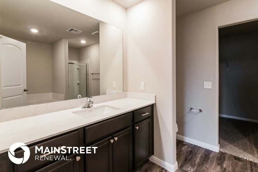 Building Photo - 916 NW 6th St