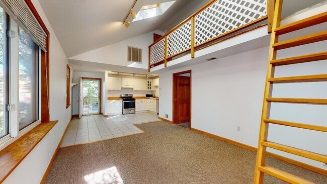 Building Photo - 273 Putnam Ave