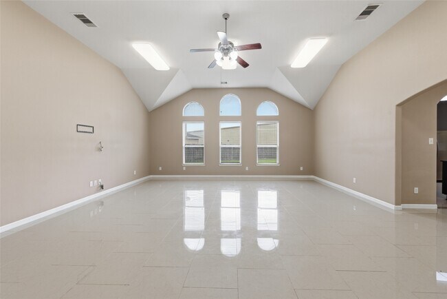 Building Photo - 8234 Hall View Dr
