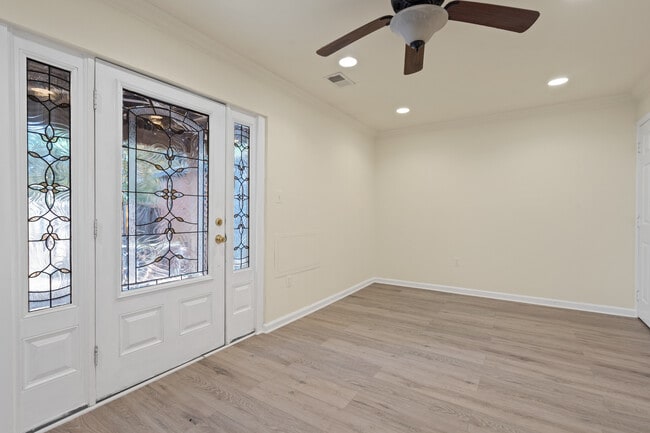 Building Photo - 7417 Wilma Ln