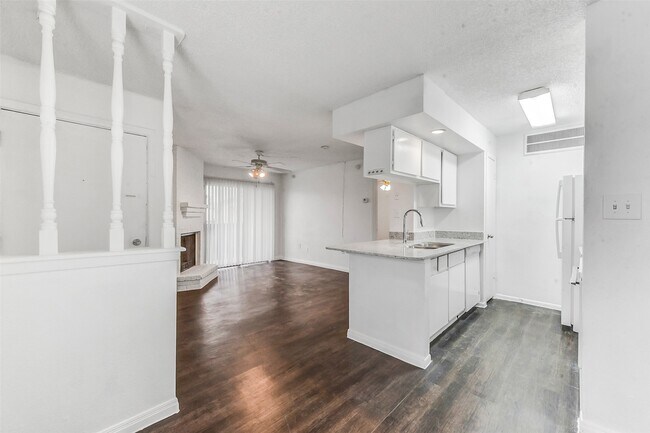 Building Photo - 250 El Dorado Blvd