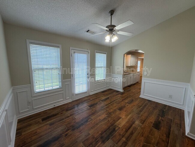 Building Photo - 105 Platte St