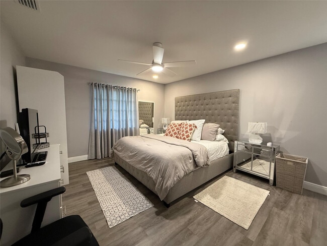 Building Photo - 20862 Vinesta Cir