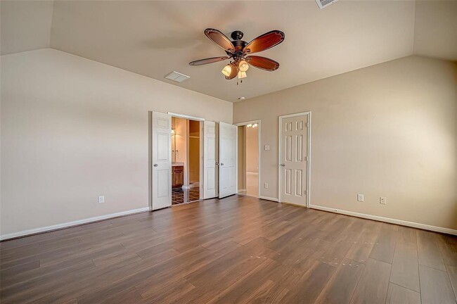 Building Photo - 11335 Overland Trail Dr