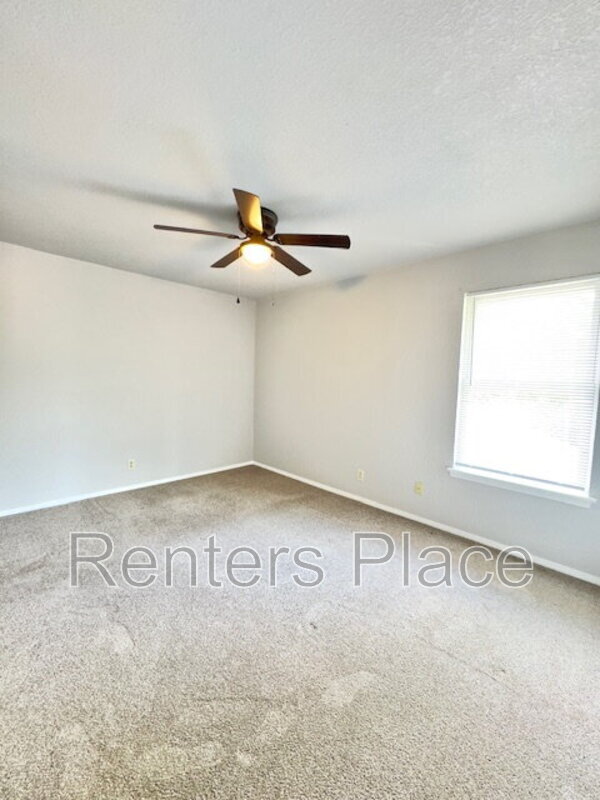 Building Photo - 1400 N Ironwood Pl