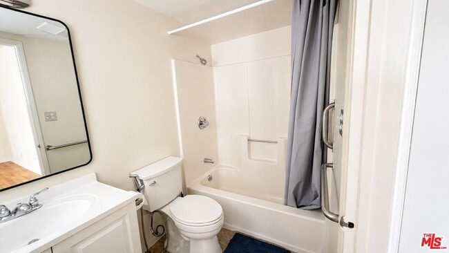 Building Photo - 3866 Bentley Ave