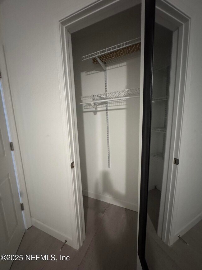 Building Photo - 7335 Floral Ridge Dr