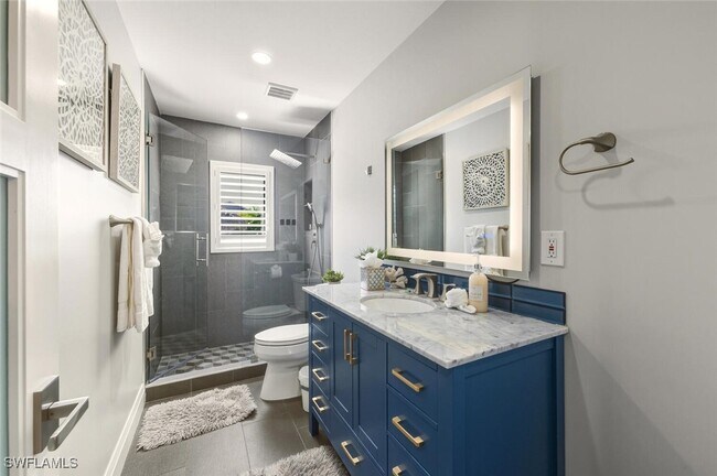 Building Photo - 530-108 108th Ave N