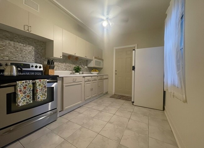 Building Photo - 12450 NW 13th Ave