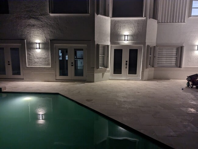 Building Photo - 5720 NW 61st Pl