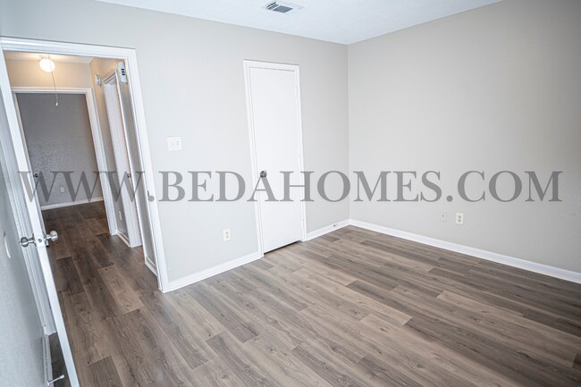 Building Photo - 5365 Tallowwood Terrace