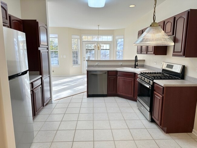 Building Photo - 2955 Talaga Dr