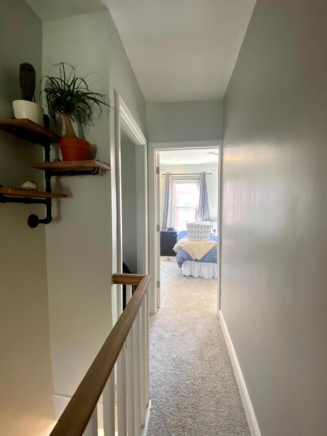 Building Photo - 2729 Reno St