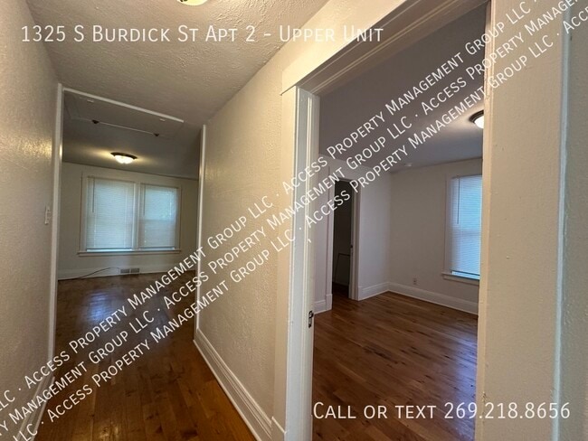 Building Photo - 1325 S Burdick St