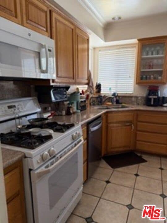 Building Photo - 6335 W 85th Pl