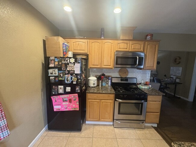 Building Photo - Cozy 2 Bedroom Near Downtown – Pre-Lease Available Today!