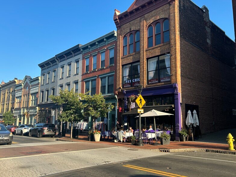 Building Photo - 94 Washington St