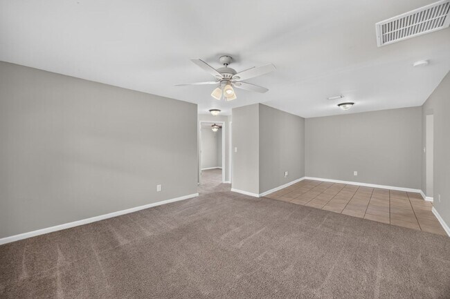 Building Photo - Cute 3/2 Home in Orange park on a corner lot