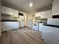 Building Photo - 2442 Vine St