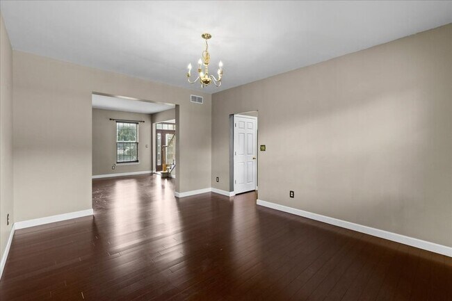 Building Photo - 49 Equestrian Dr