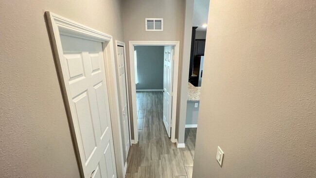 Building Photo - AWESOME 3 Bedroom, 2 Bathroom Home in Beautiful Palm Bay!!