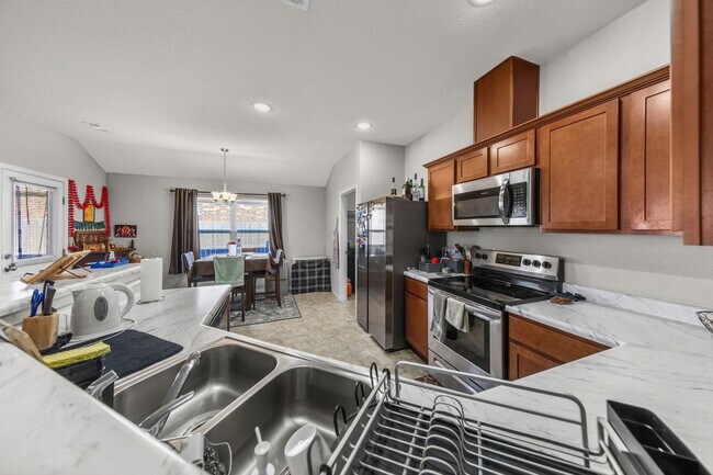 Building Photo - Charming home in Bentonville School District