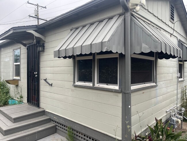 Primary Photo - Updated 1 Bed, 1 Bath House in the Heart o...