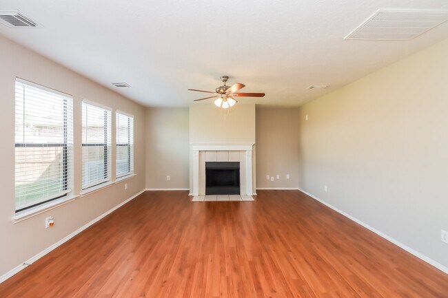 Building Photo - 16322 Lynn Crest Ct