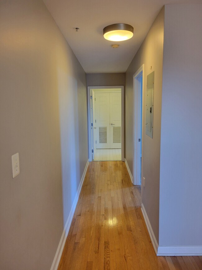 Building Photo - 1308 Clifton St NW