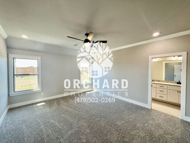 Building Photo - Single Family Home - Open-Concept Cedarwoo...
