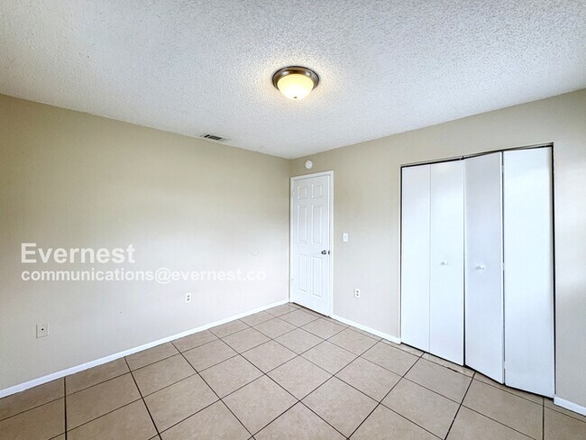 Building Photo - 849 Ave O SW
