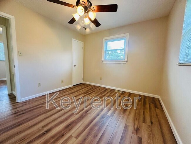Building Photo - 12516 Yarnell Rd