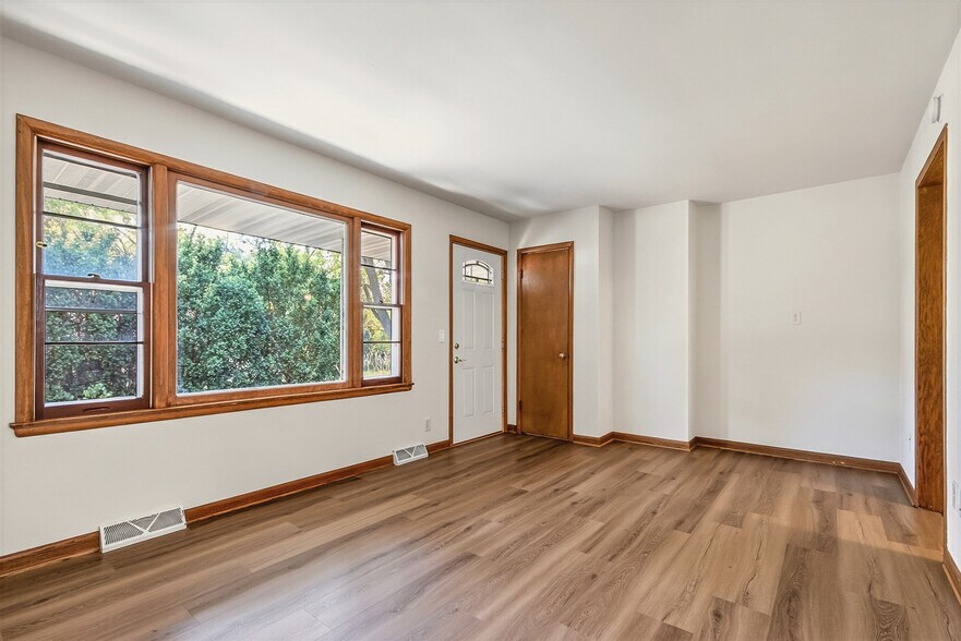 Building Photo - 4805 Camden Rd