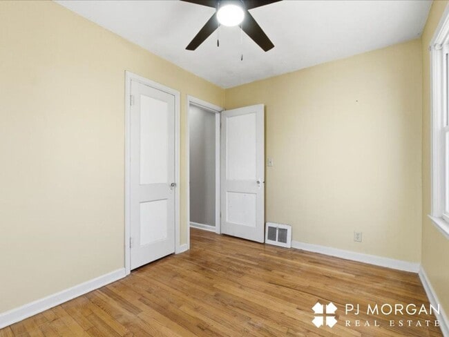 Building Photo - 830 S 49th Ave