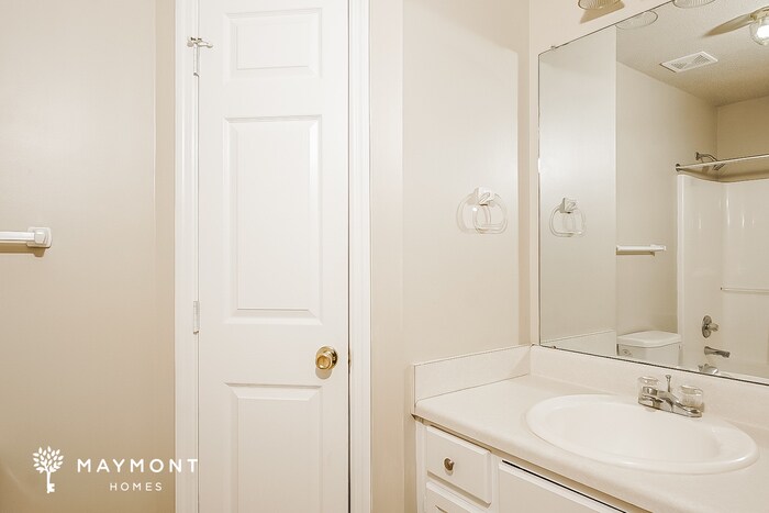 Building Photo - 217 Tanner Point Dr