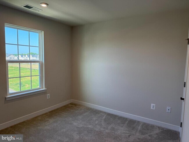 Building Photo - 927 Ericcson Ln