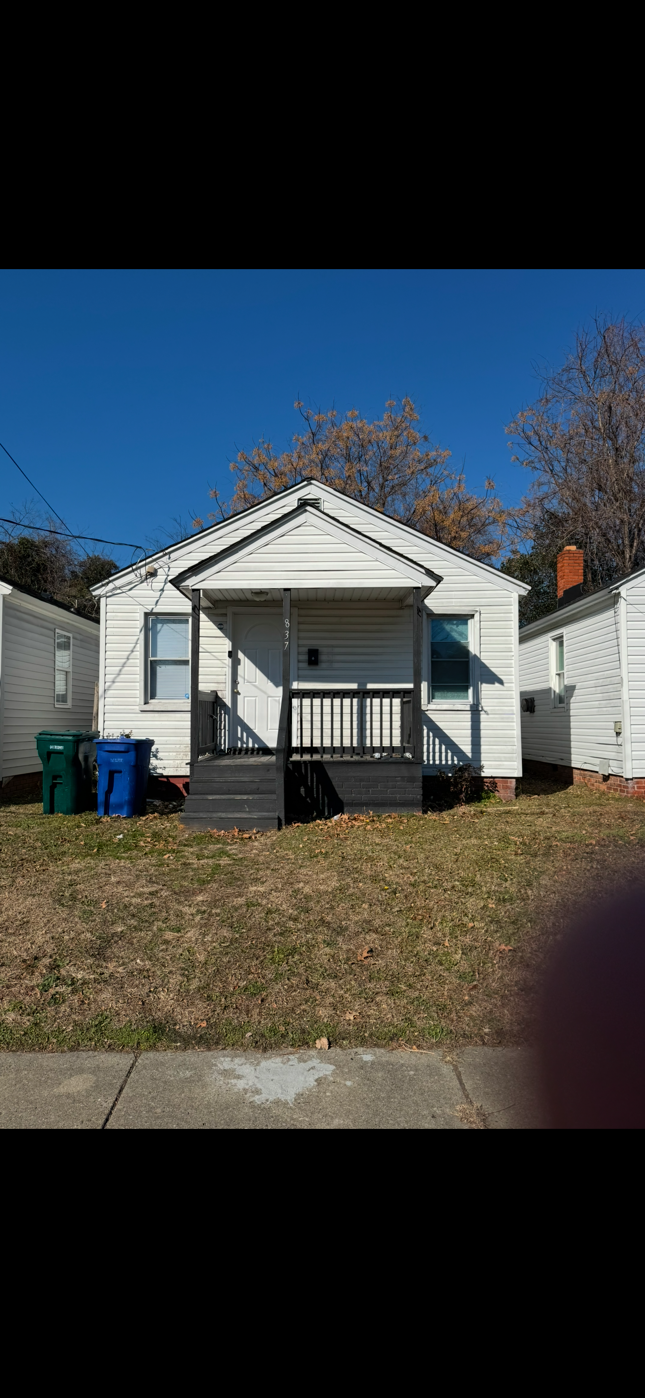 Building Photo - 837 21st St