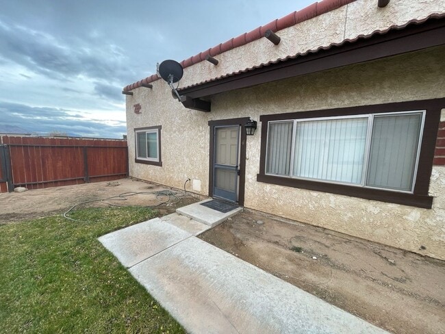 Building Photo - 12719 Navajo Pl