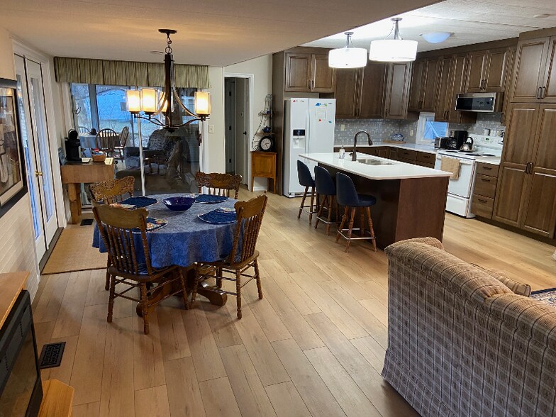 Building Photo - 6437 Bell Meadows
