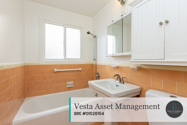 Building Photo - 512-514-514 Taraval St
