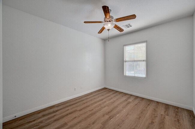 Building Photo - Lantern Gardens