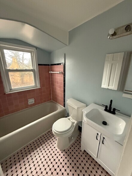 Building Photo - 18742 Morang Dr