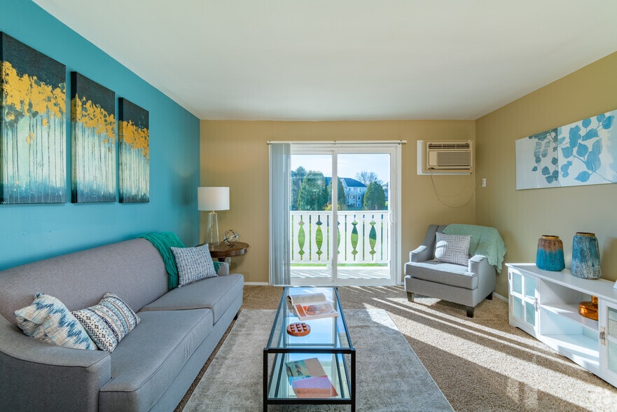 The Club at Oak Creek Apartment Homes 2143 Bollmann Dr Sheboygan WI