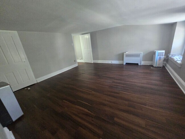 Building Photo - Charming 2bd/1ba Bala Cynwood Home!