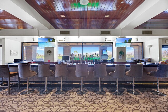 Building Photo - 709 Vista Lago Cir N