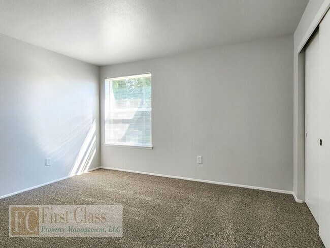 Building Photo - 1285 NW 183rd Ave