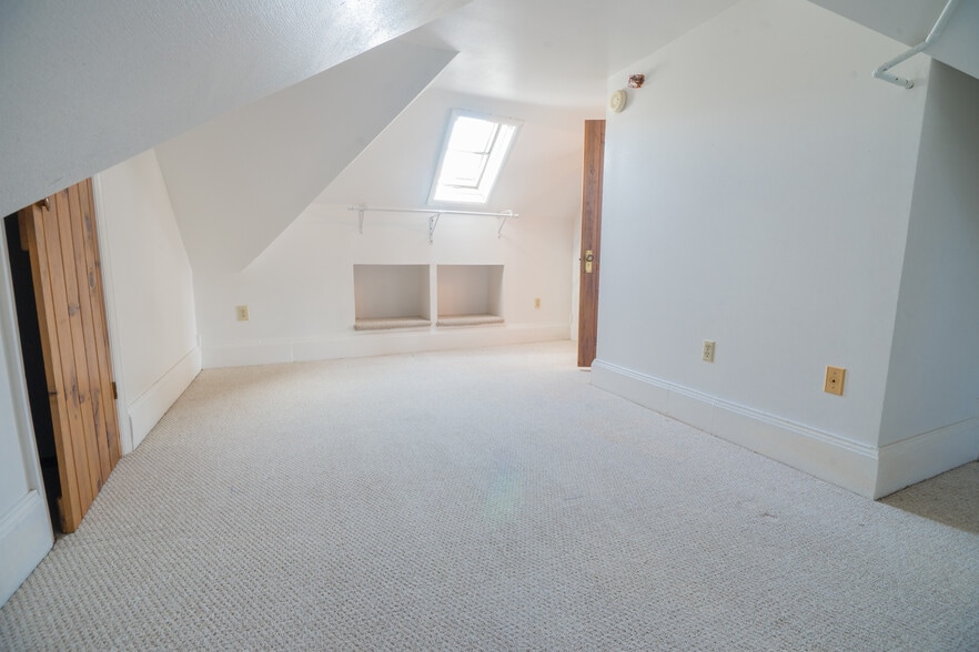 Building Photo - 129 Green St