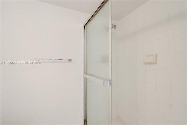 Building Photo - 5161 Collins Ave