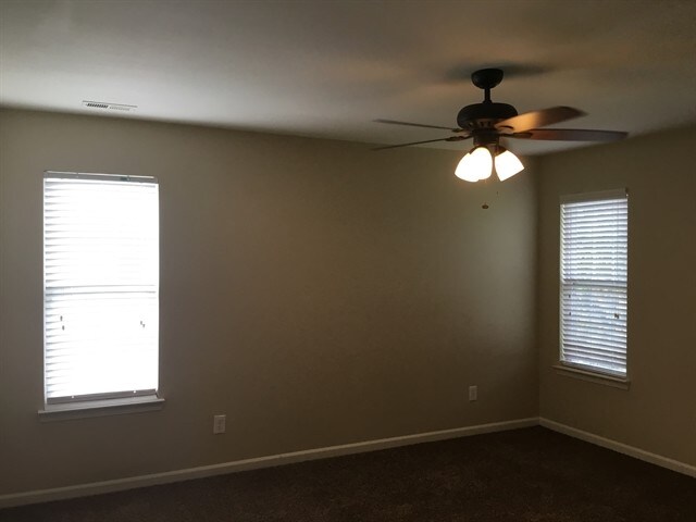 Building Photo - 1202 Haden Dr