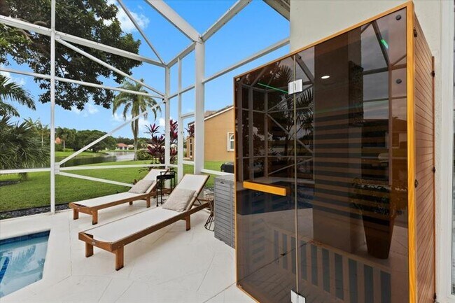 Building Photo - 10792 Queen Palm Ct